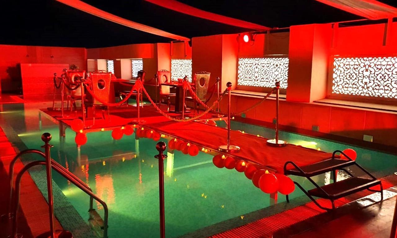 Bravura Gold Resort Meerut Extérieur photo