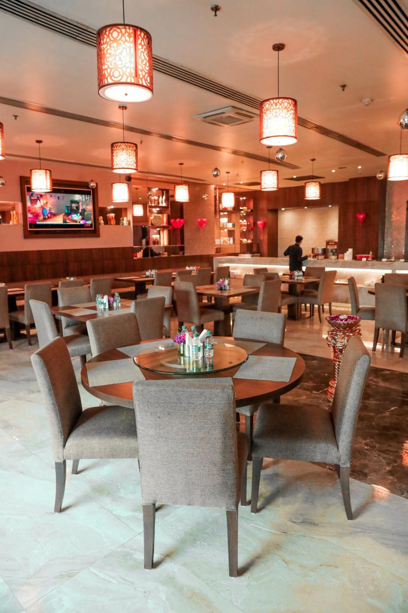 Bravura Gold Resort Meerut Extérieur photo