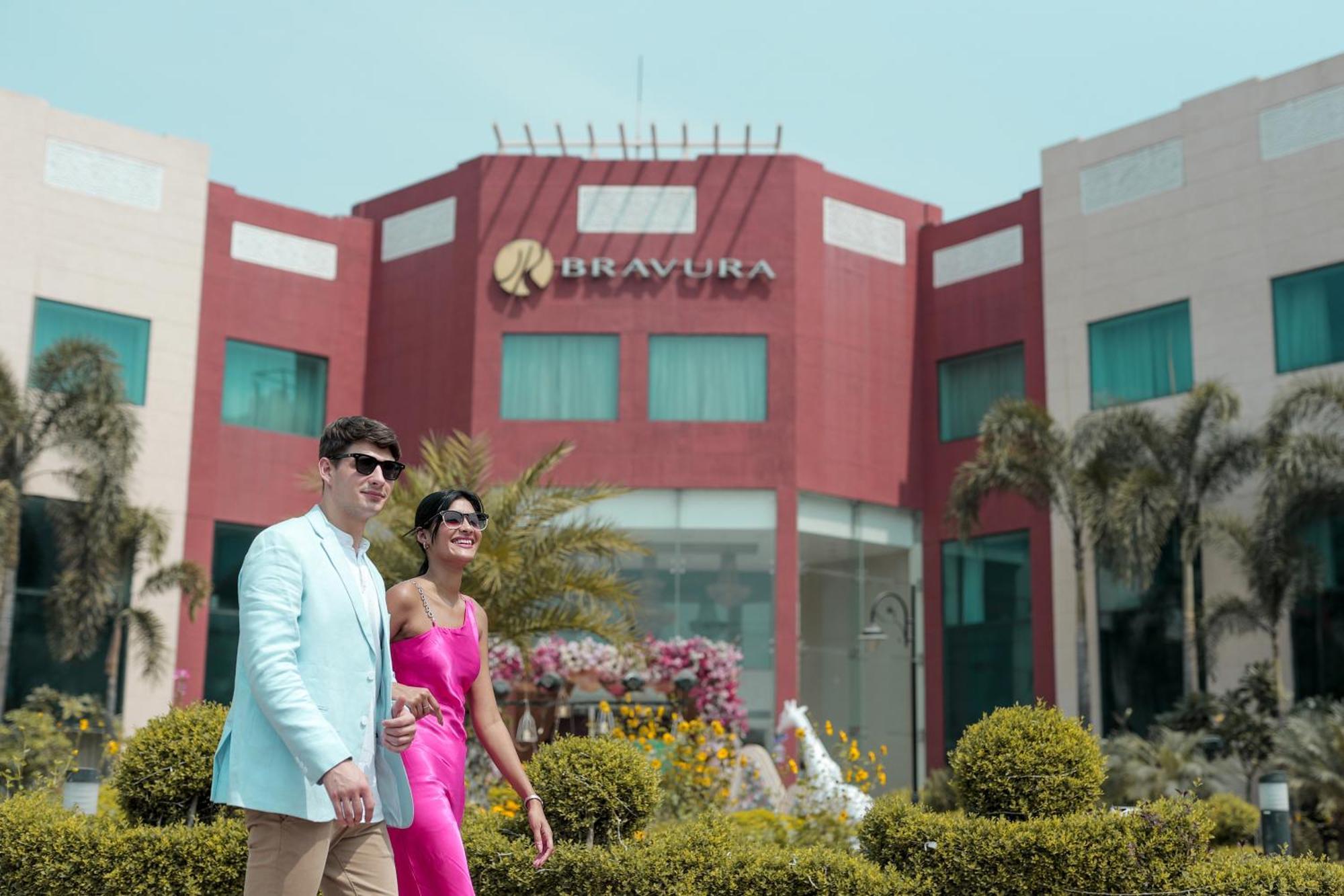 Bravura Gold Resort Meerut Extérieur photo