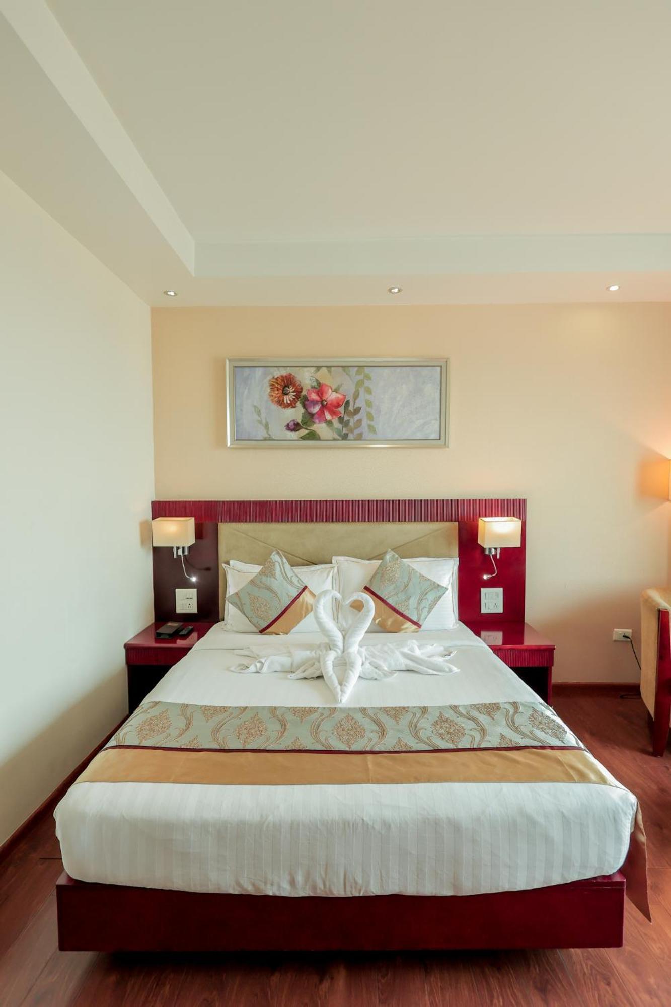 Bravura Gold Resort Meerut Extérieur photo